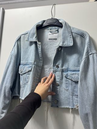 Chaqueta vaquera Bershka azul cropped
