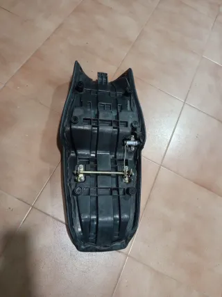 Asiento Yamaha TZR 80RR Despiece