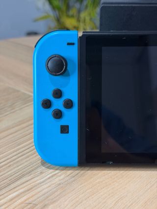 Nintendo Switch V2 (Batería Mejorada) + Accessori