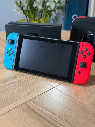 Nintendo Switch V2 (Batería Mejorada) + Accessori