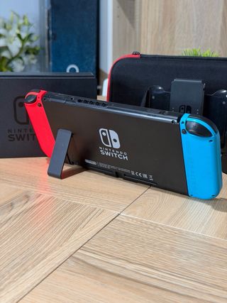 Nintendo Switch V2 (Batería Mejorada) + Accessori