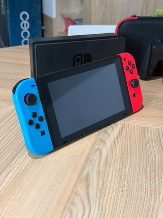 Nintendo Switch V2 (Batería Mejorada) + Accessori