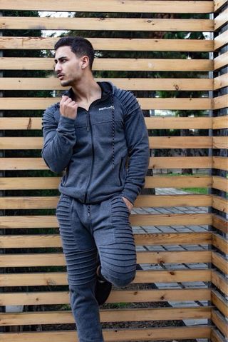 Lote di abbigliamento sportivo Hotfitness 136 capi