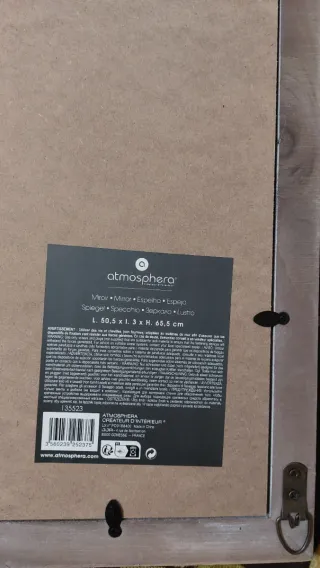 Espejo de pared con contraventanas de madera