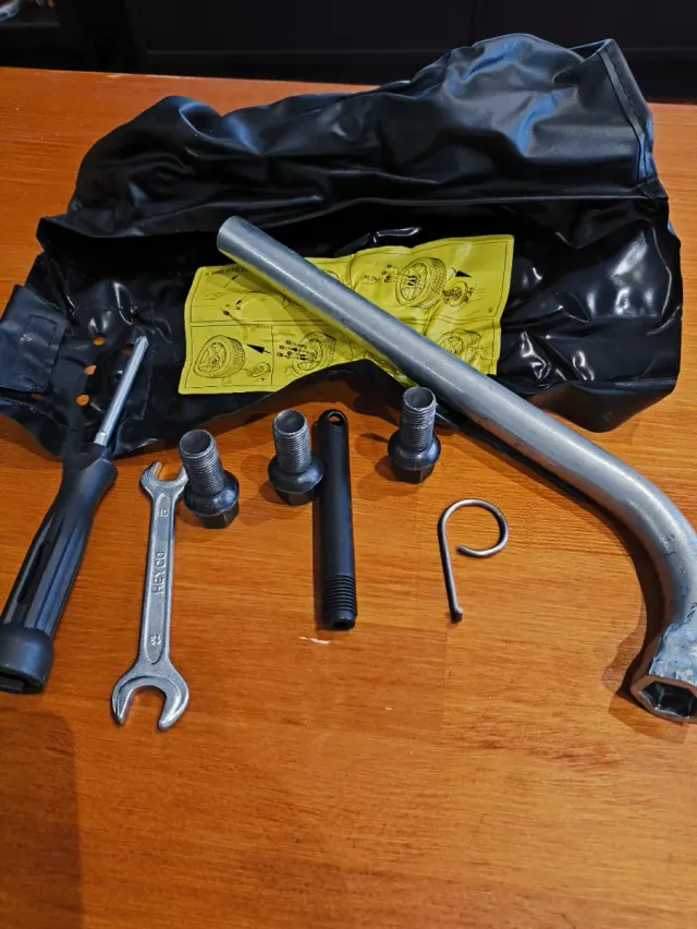 Kit herramientas coche