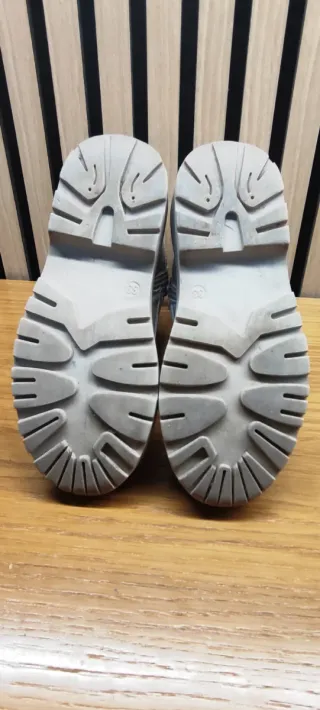 Botas beige niña N.33