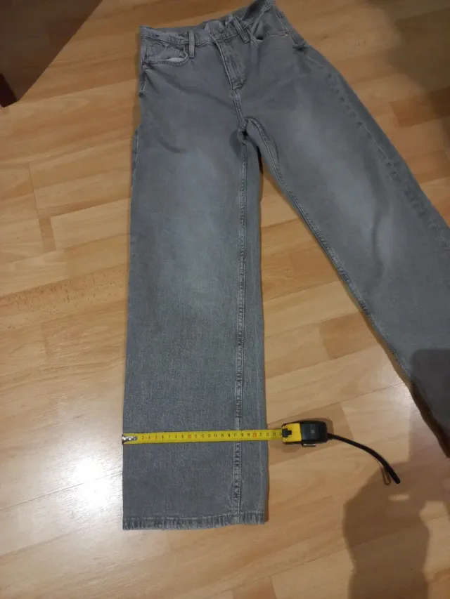 Pantalón vaquero H&M niña gris