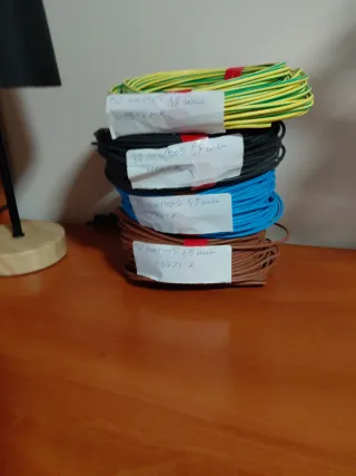 Rollos de cable eléctrico 1,5 mm 32 metros H07Z1-K