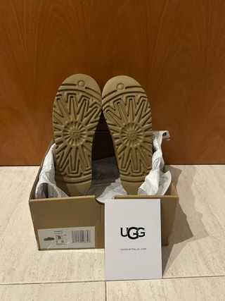 Zapatillas UGG Classic Mini Marrón