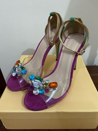Zapatos de fiesta con pedrería