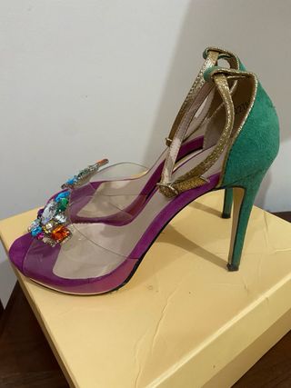 Zapatos de fiesta con pedrería