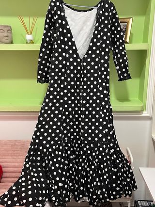 Traje de flamenca lunares blanco y negro