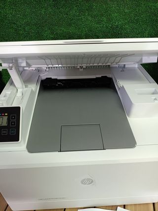 HP Color LaserJet Pro MFP M182n Multifunción Láser Color