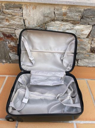 Maleta de cabina negra