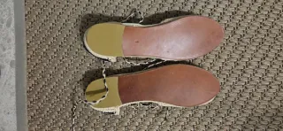 Zapatos de rafia beige y marrón