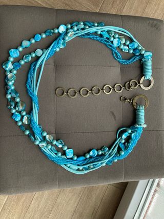 Cinturón de turquesas y cuentas