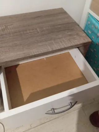 Mesita de noche moderna