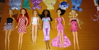 Set di 5 bambole Principesse Disney e Barbie con abiti Barbie