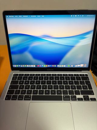 MacBook Apple A13