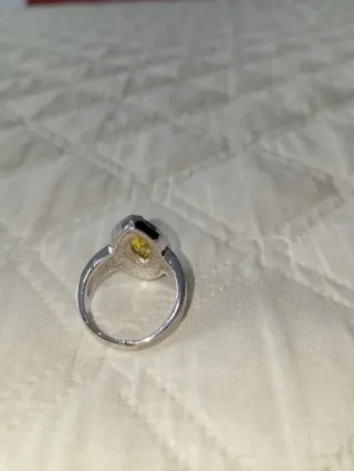 Anello donna con zirconi gialli