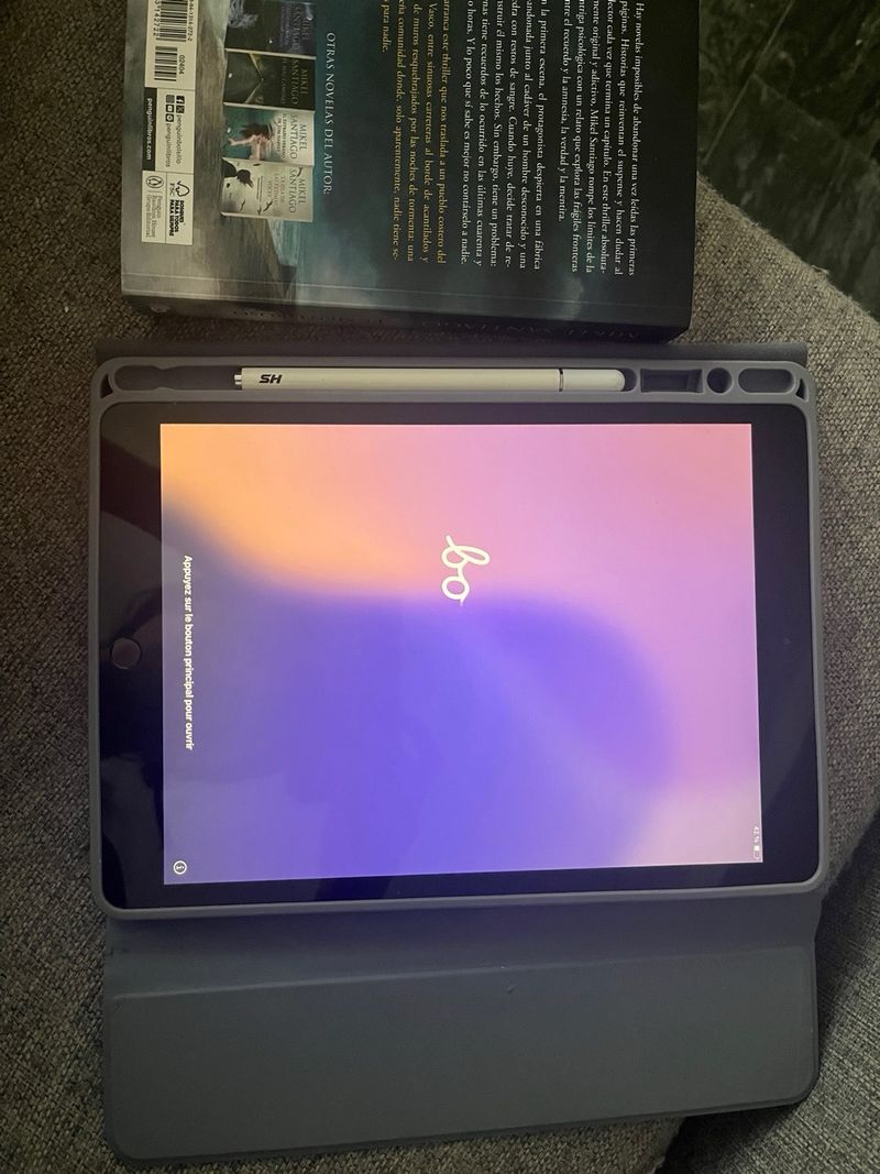 iPad 7ª Gen Gris + Pencil + Keyboard afbeelding 4