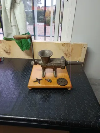 Máquina picar carne y hacer chorizos