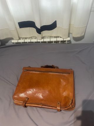 Bolso de cuero marrón