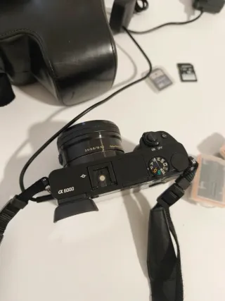 Cámara Sony Alpha 6000 ILCE + Accesorios
