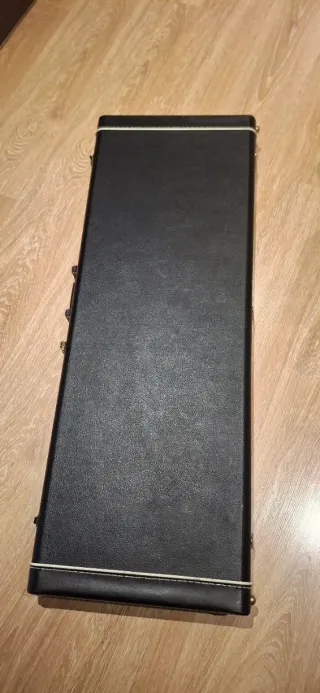 Estuche original Godin Made in Canada