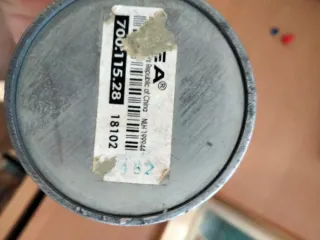 Portavelas de metal plateado