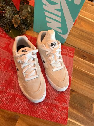 Zapatilla Nike Beige Talla 38