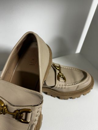 Mocasines Zara Piel Beige Hebilla Dorada