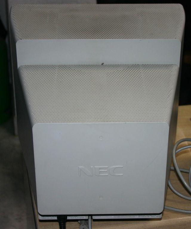 Monitor CRT NEC MultiSync FE770 17 VGA