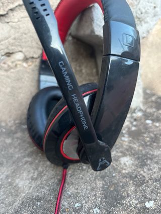 Auriculares Gaming Negros y Rojos No FUNCIONAN