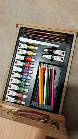 Maletín de dibujo de madera