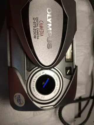 Cámara Olympus D-575 Zoom Digital