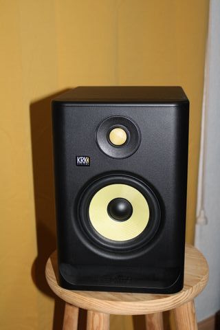2 Monitor KRK Rokit 5