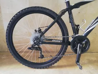 Bici MTB Marca: GIANT, Modelo: BOULDER, 26", S