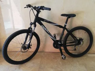 Bici MTB Marca: GIANT, Modelo: BOULDER, 26", S