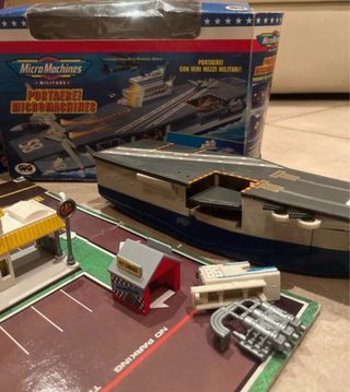Micro Machines Portaerei Militare e C-7 Air Cargo