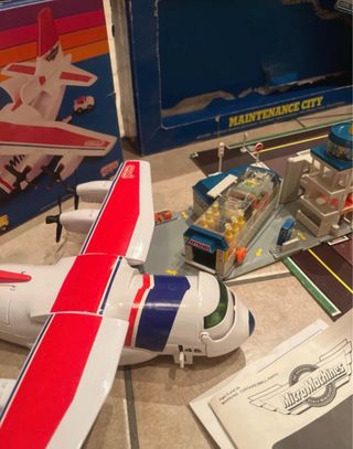 Micro Machines Portaerei Militare e C-7 Air Cargo