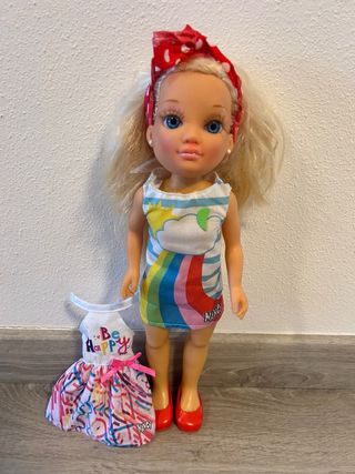 Muñeca Nancy arcoiris