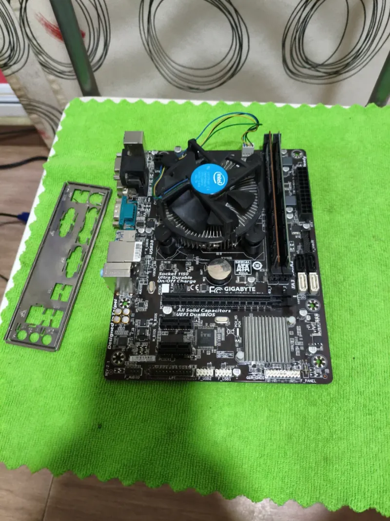 Lote: CPU-I7 y placa base y RAM