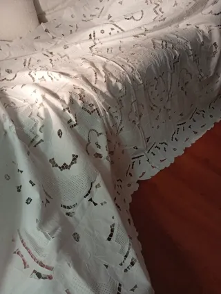 Mantelería Reichelier Bordada