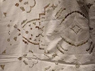 Mantelería Reichelier Bordada