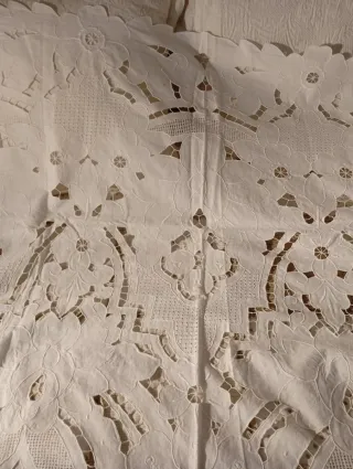 Mantelería Reichelier Bordada