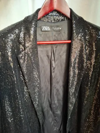 ZARA T-L AMERICANA LENTEJUELAS NEGRA