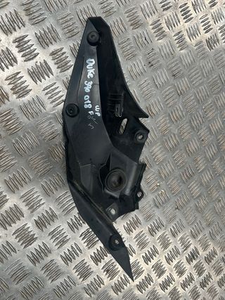 Tapa lateral motor KTM Duke 390 18