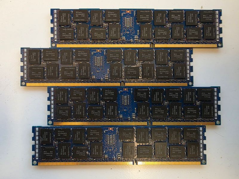 Lote de 4 módulos RAM SK Hynix 16GB DDR3 ECC afbeelding 2