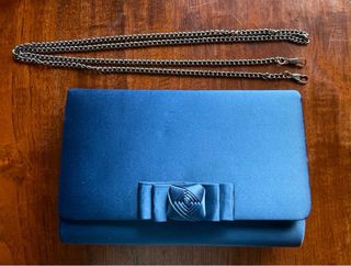 Conjunto bolso y zapatos azul satinado